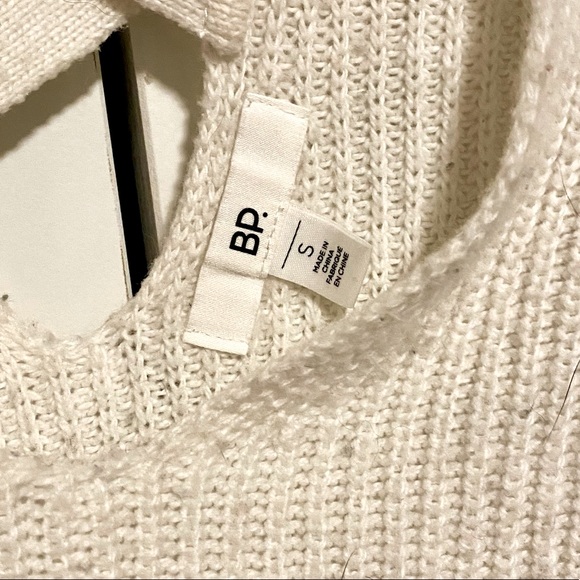BP Nordstrom Double V White Knit Oversized Sweater Size Small - Picture 3 of 7